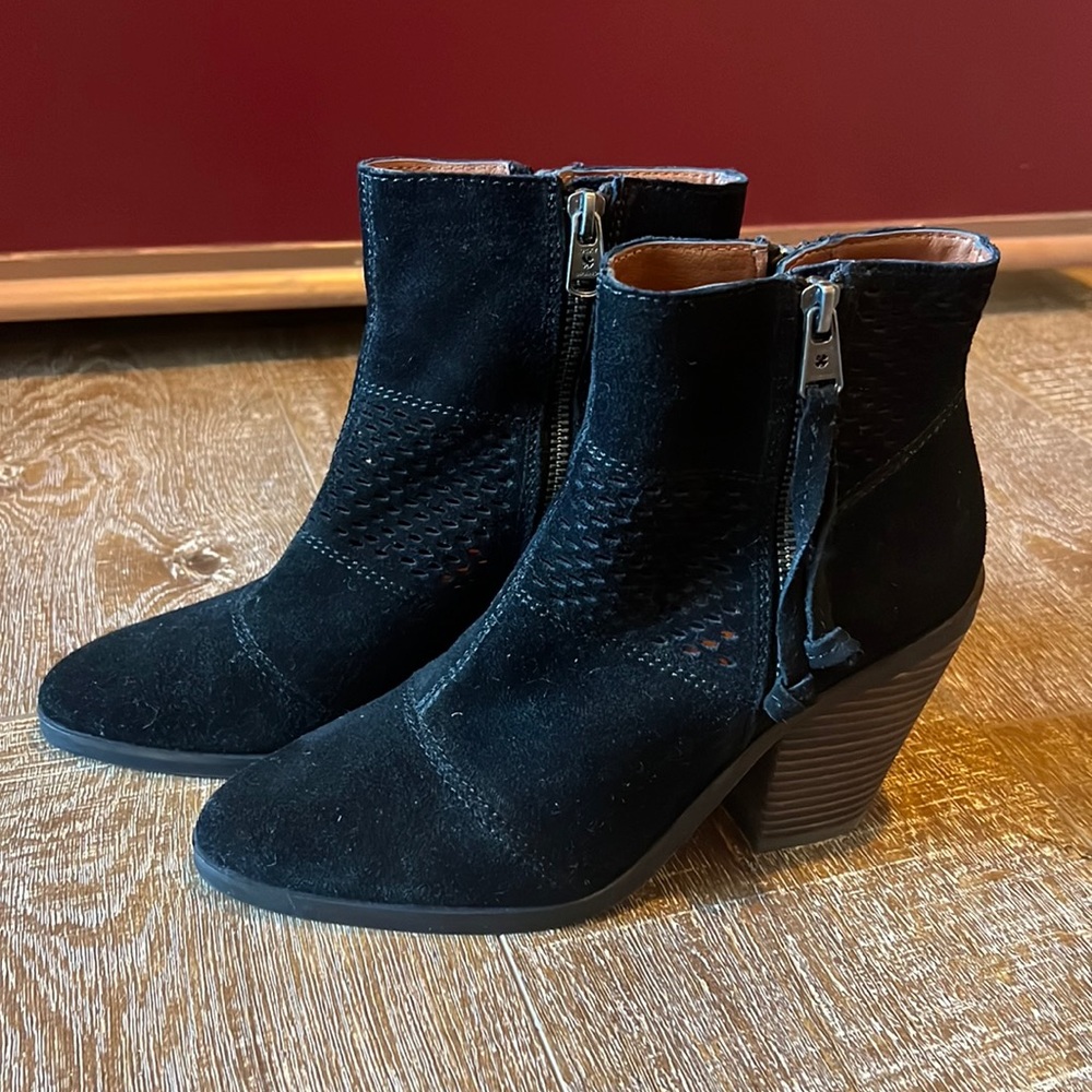 Lucky brand suede bootie